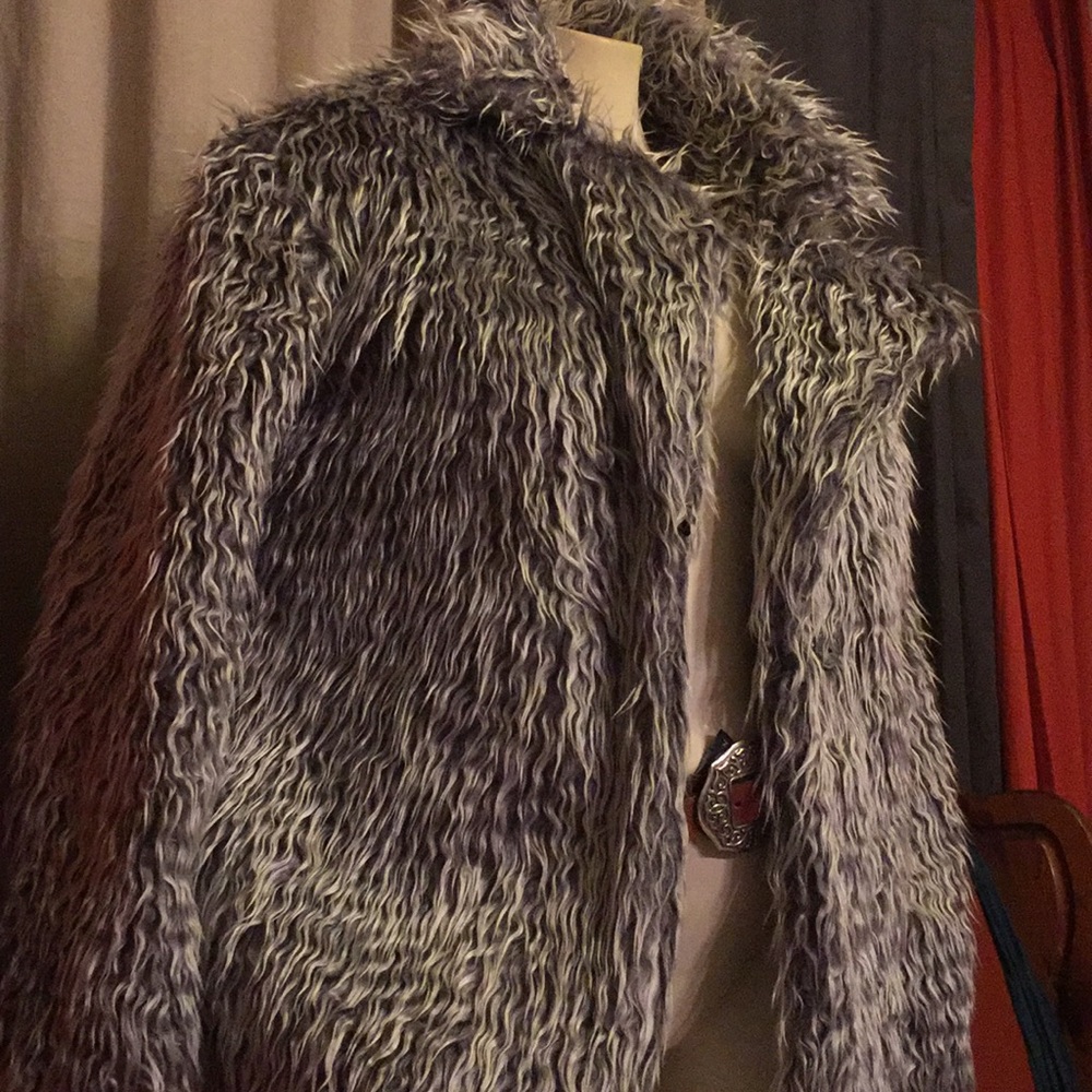 Fuzzy coat - Picture 4 of 6